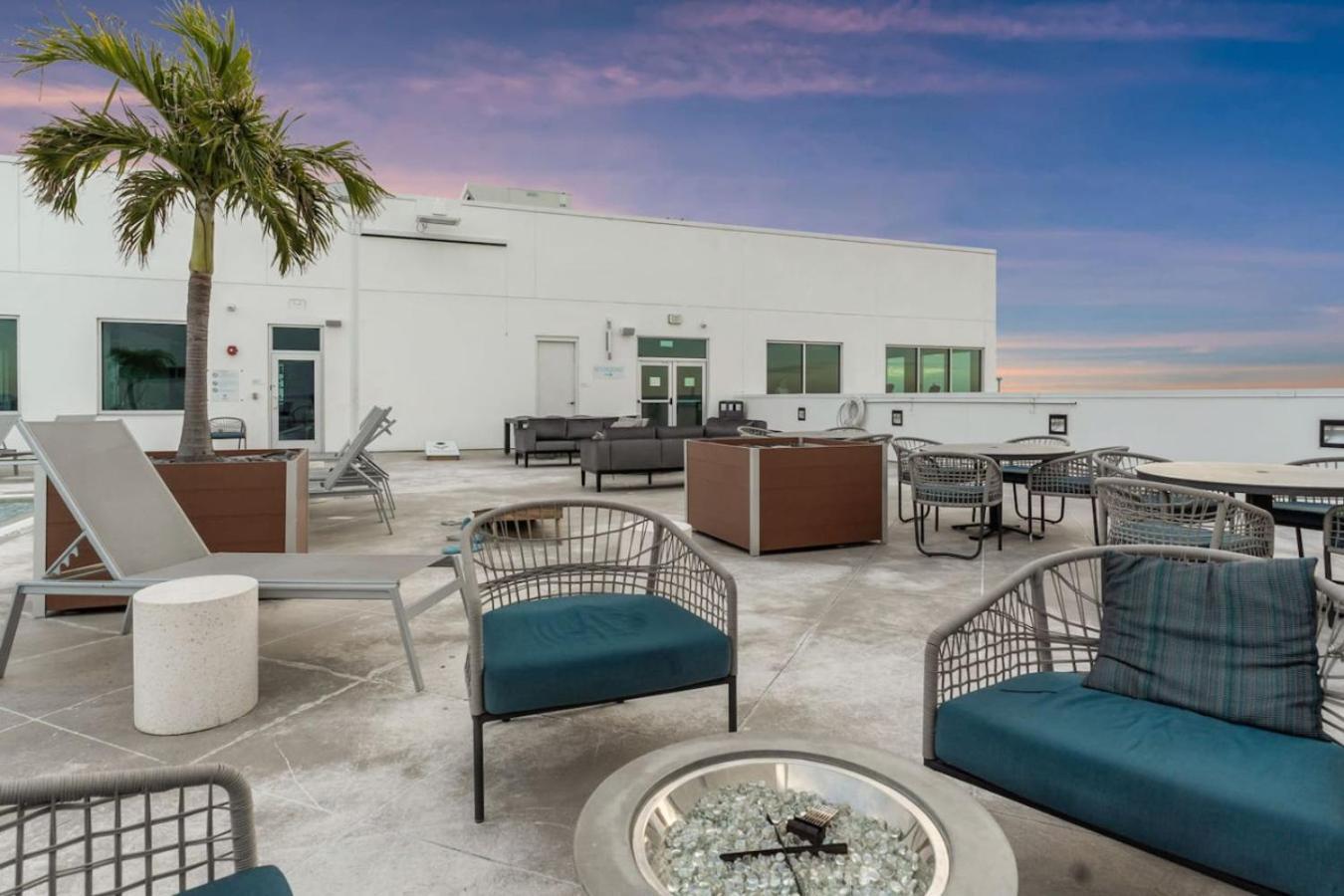 Modern 2 Bed Getaway Steps From Tropicana Field Сейнт Питърсбърг Екстериор снимка