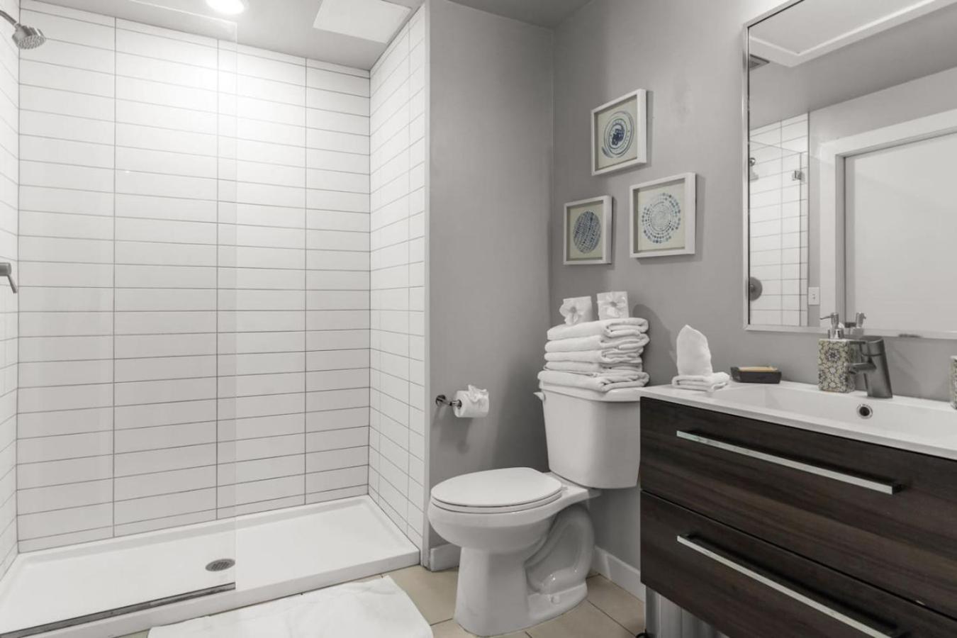 Modern 2 Bed Getaway Steps From Tropicana Field Сейнт Питърсбърг Екстериор снимка