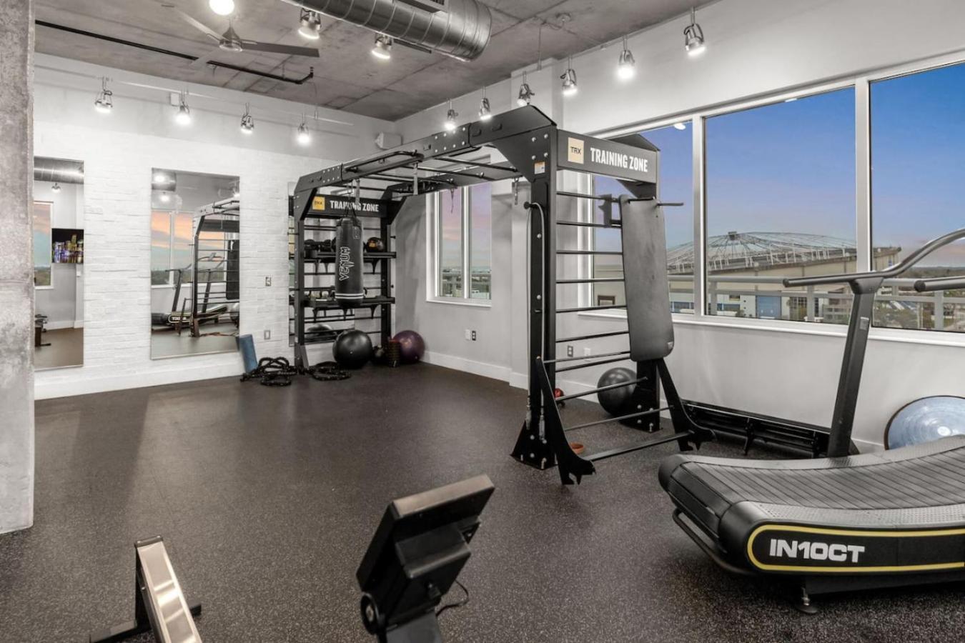 Modern 2 Bed Getaway Steps From Tropicana Field Сейнт Питърсбърг Екстериор снимка