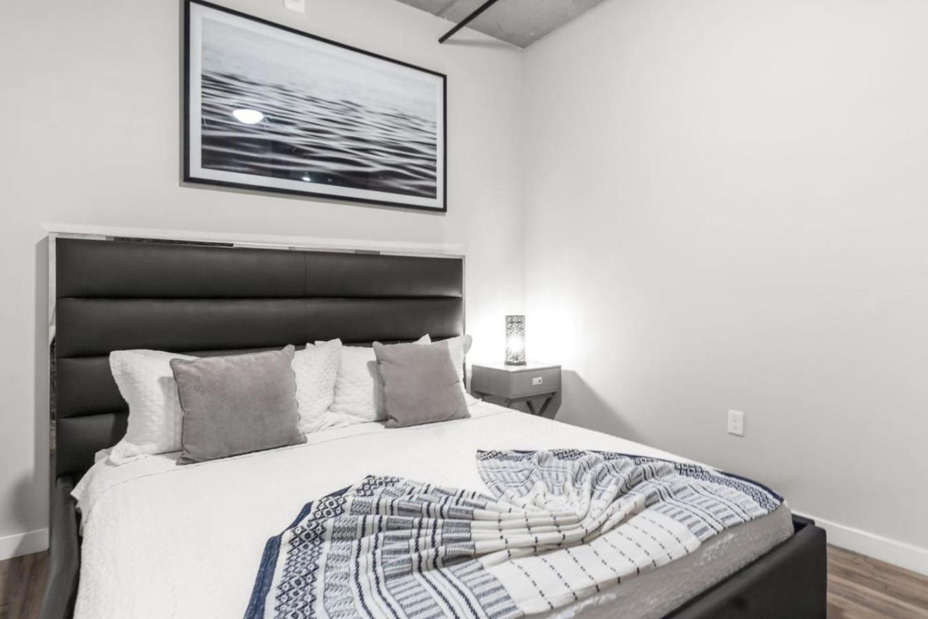 Modern 2 Bed Getaway Steps From Tropicana Field Сейнт Питърсбърг Екстериор снимка