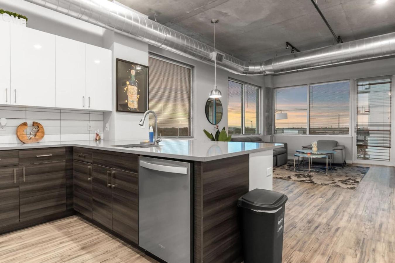 Modern 2 Bed Getaway Steps From Tropicana Field Сейнт Питърсбърг Екстериор снимка