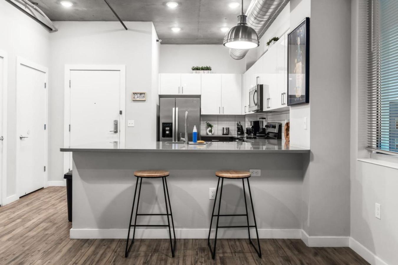 Modern 2 Bed Getaway Steps From Tropicana Field Сейнт Питърсбърг Екстериор снимка